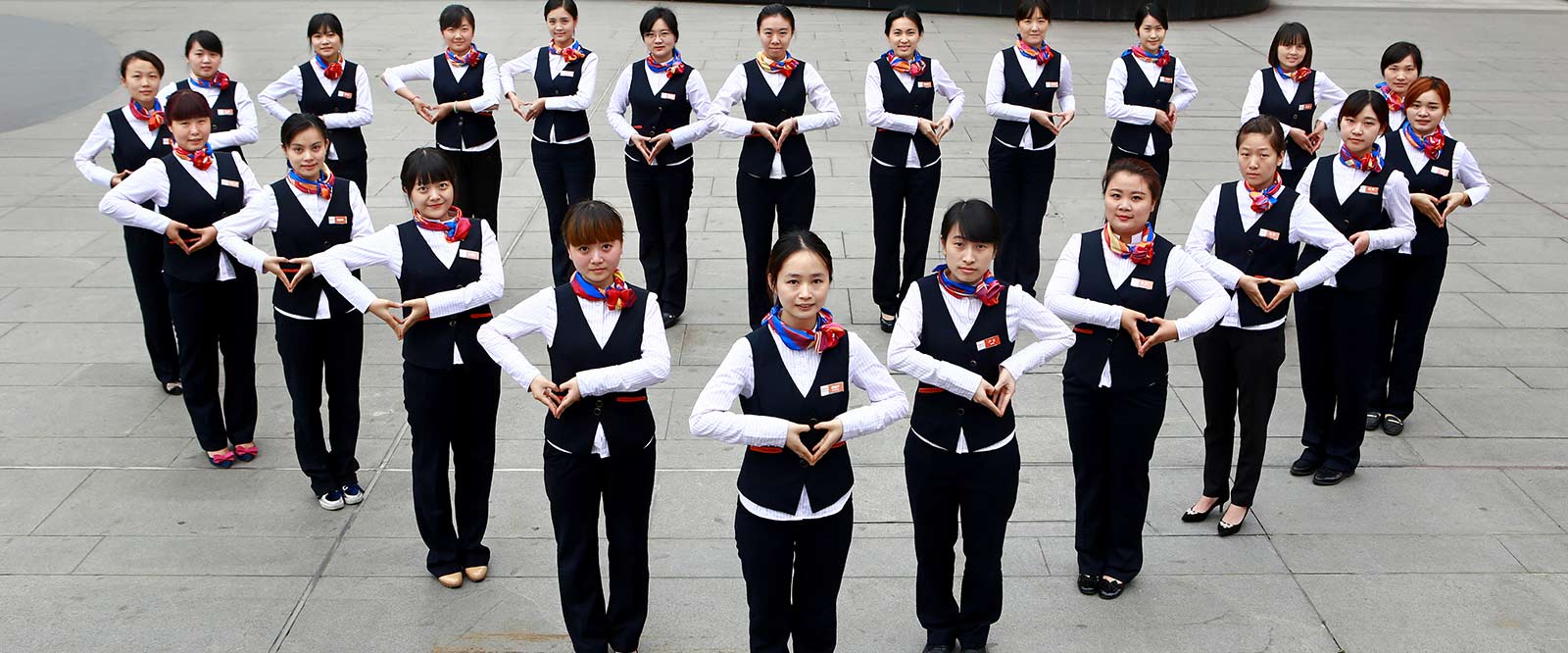 集體照專(zhuān)業(yè)拍攝 創(chuàng)意合影姿勢(shì)大全與服務(wù)指南